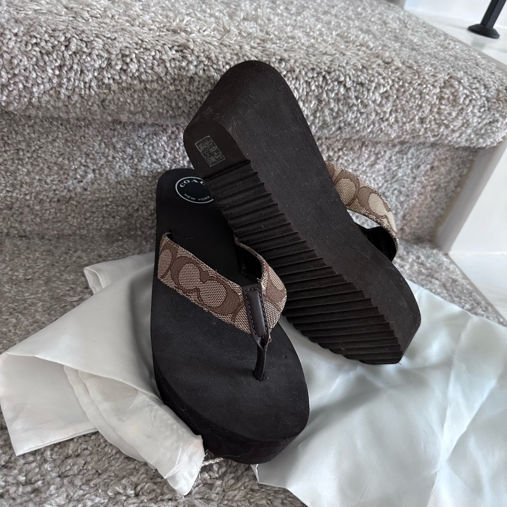 Women's COACH Brown Platform Flip Flops - SIZE 8